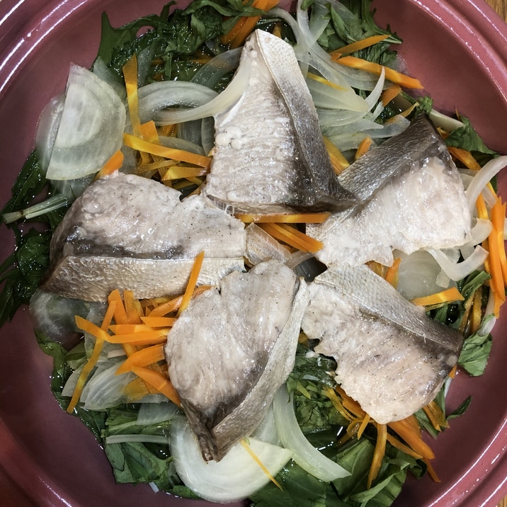 タジン鍋でメインも副菜も 野菜とブリのレンジ蒸し レシピ 作り方 By Ruyco 楽天レシピ